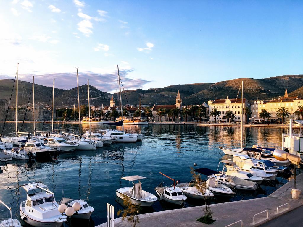 Apartments Feral Trogir Eksteriør bilde