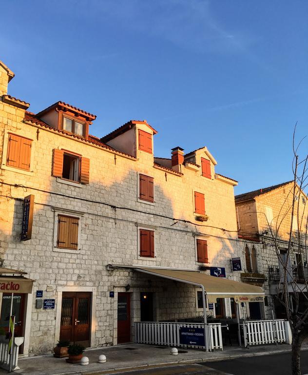 Apartments Feral Trogir Eksteriør bilde