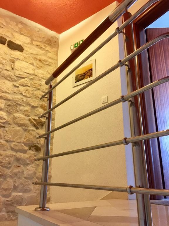 Apartments Feral Trogir Eksteriør bilde