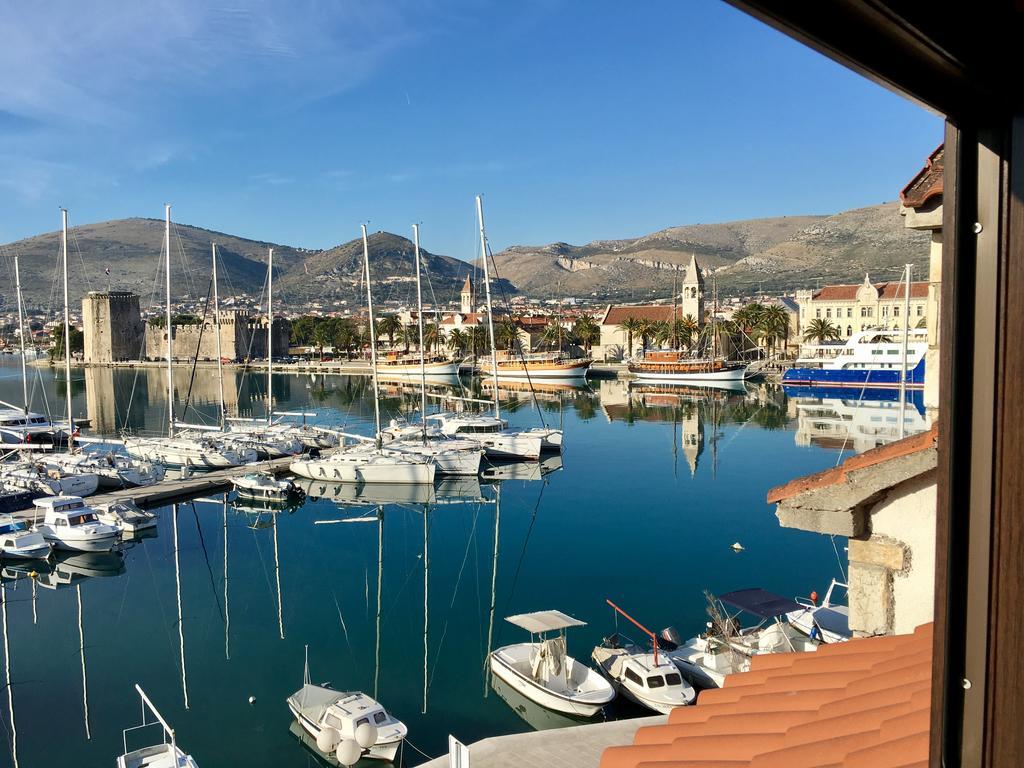 Apartments Feral Trogir Eksteriør bilde