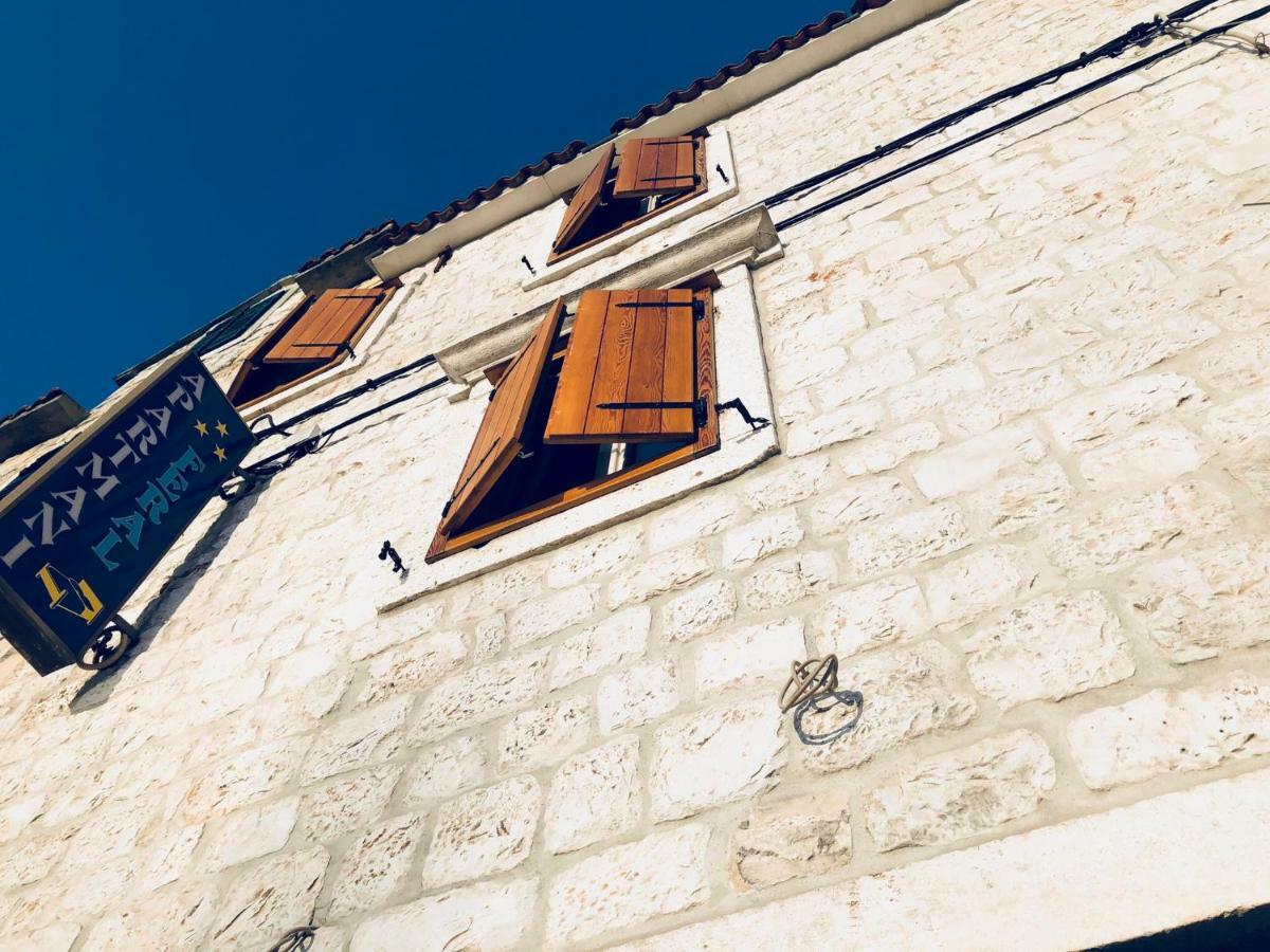 Apartments Feral Trogir Eksteriør bilde