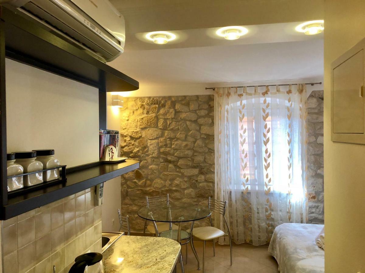 Apartments Feral Trogir Eksteriør bilde